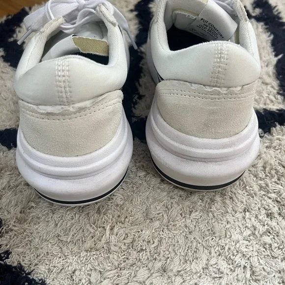 Vans Women’s White and Black Sneakers - Picture 4 of 5